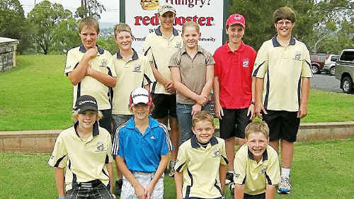Warwick golfers Matthew Bell, Sam Cavanagh, Chris Hynes, Eliza McLennan, Jack Daley, Tom Smith, (front) Sam McLennan, Ben O’Dea, Declan Murphy and Josh Hynes will play in the Warwick Junior Classic on Sunday. Warwick golfers Matthew Bell, Sam Cavanagh, Chris Hynes, Eliza McLennan, Jack Daley, Tom Smith, (front) Sam McLennan, Ben O’Dea, Declan Murphy and Josh Hynes will play in the Warwick Junior Classic on Sunday.